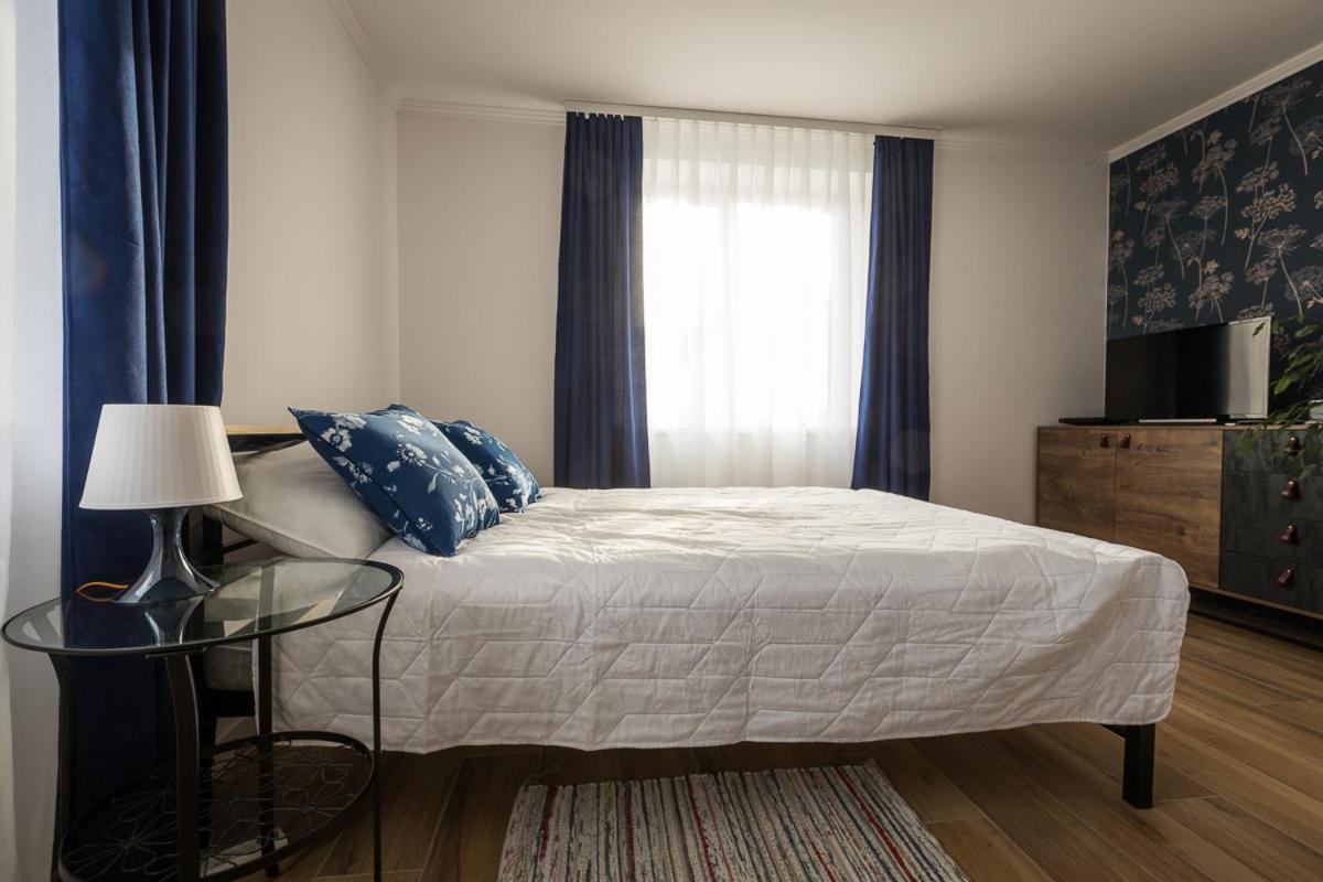 Apartsw241 *